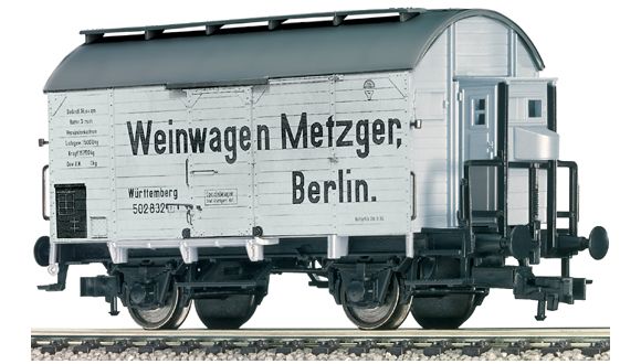Box car with integrated tanks for wine transport with brakemans cabin<br /><a href='images/pictures/Fleischmann/178818.jpg' target='_blank'>Full size image</a>